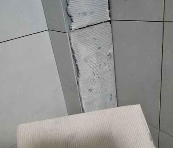 溆浦瓷砖空鼓维修公司分享下厨房瓷砖脱落的补救措施。